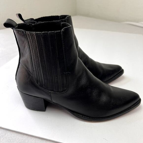 ALDO Boots Women's Size 8.5 Black Leather Chelsea Ankle Pointed Toe Western - Picture 2 of 15